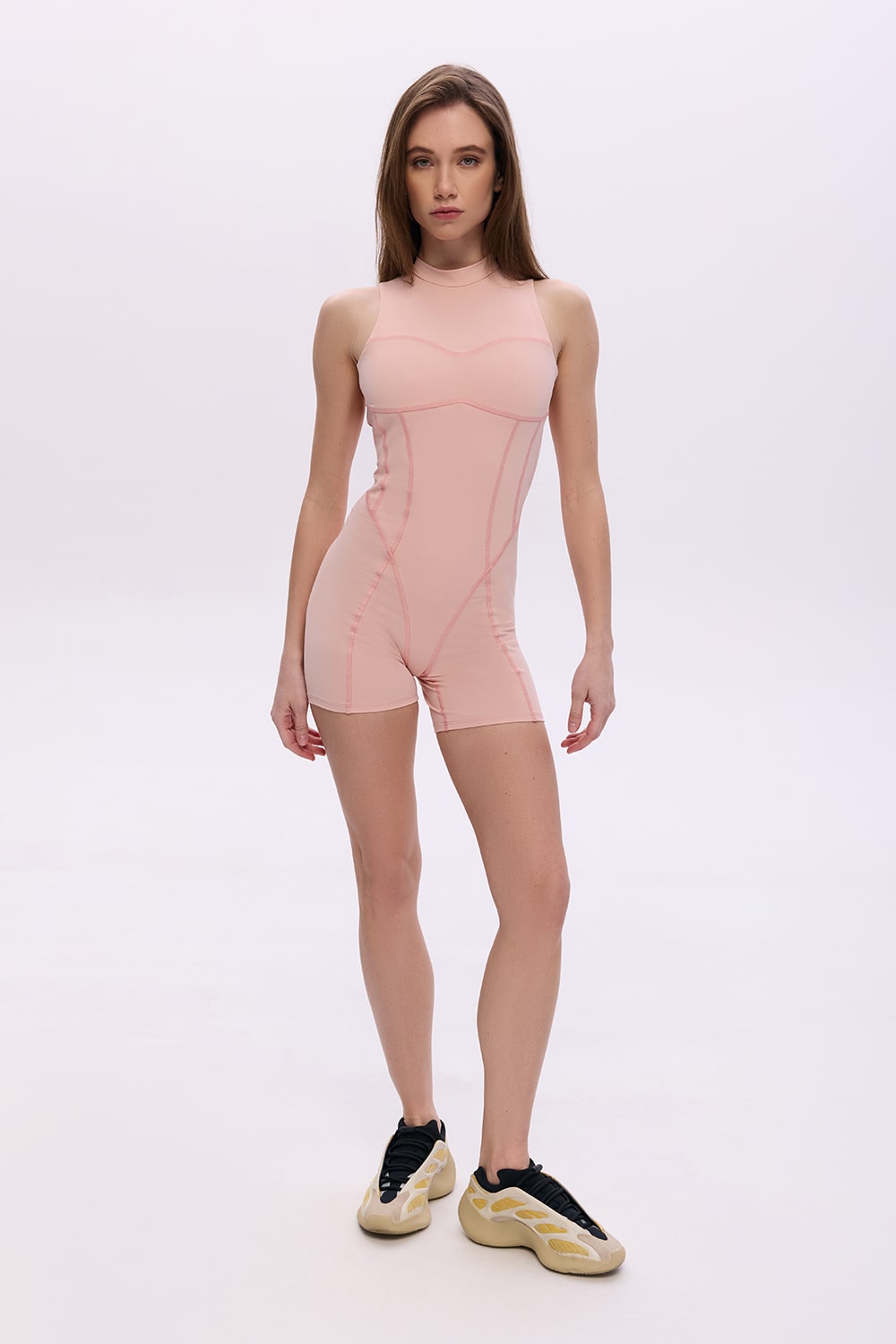 bloom-matcher-vanilla-calm-short-jumpsuit-1-min_1 Женский комбинезон для фитнеса и спорта. Комбинезон-велосипедки Vanilla Calm