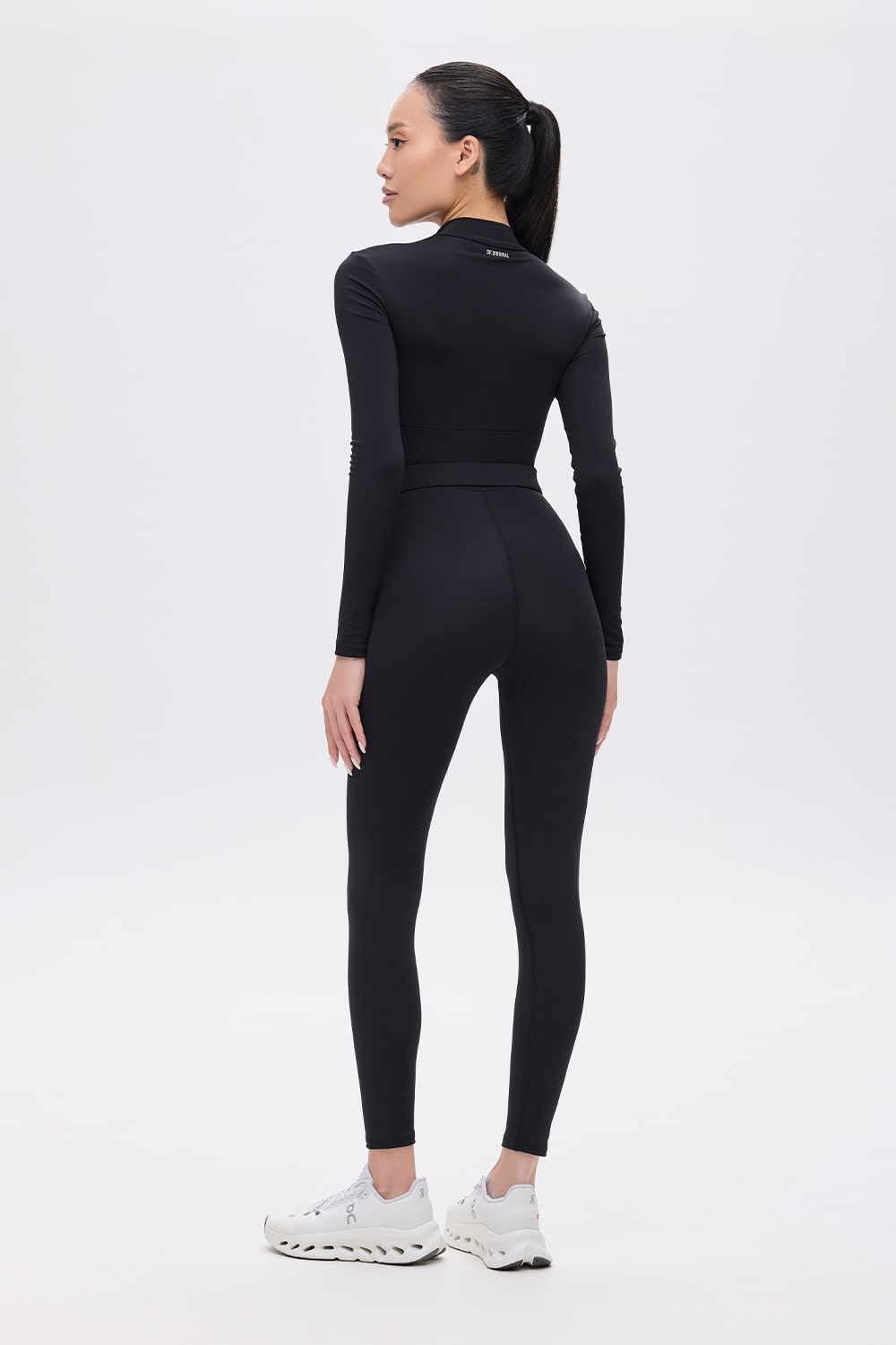 dominant-gold-long-sleeve-jumpsuit-3-min Женский Комбинезон Dominant Gold.